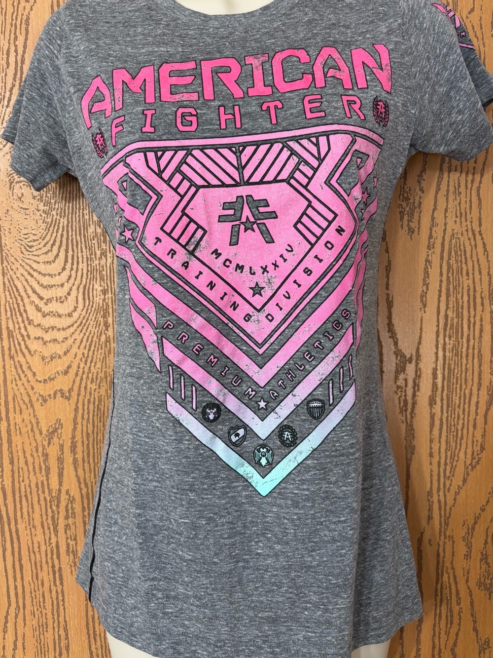 American Fighter Women’s Gray & Pink Graphic Tee